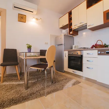 Apartment Miamare *
